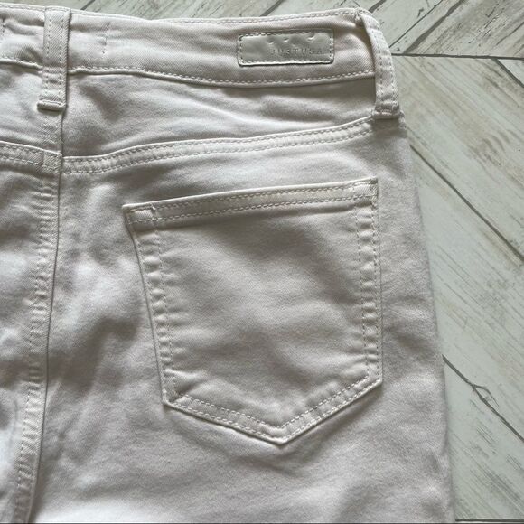 JUST USA NWT white Bermuda Jean Shorts High Rise Button Up Size 8 - Picture 6 of 9